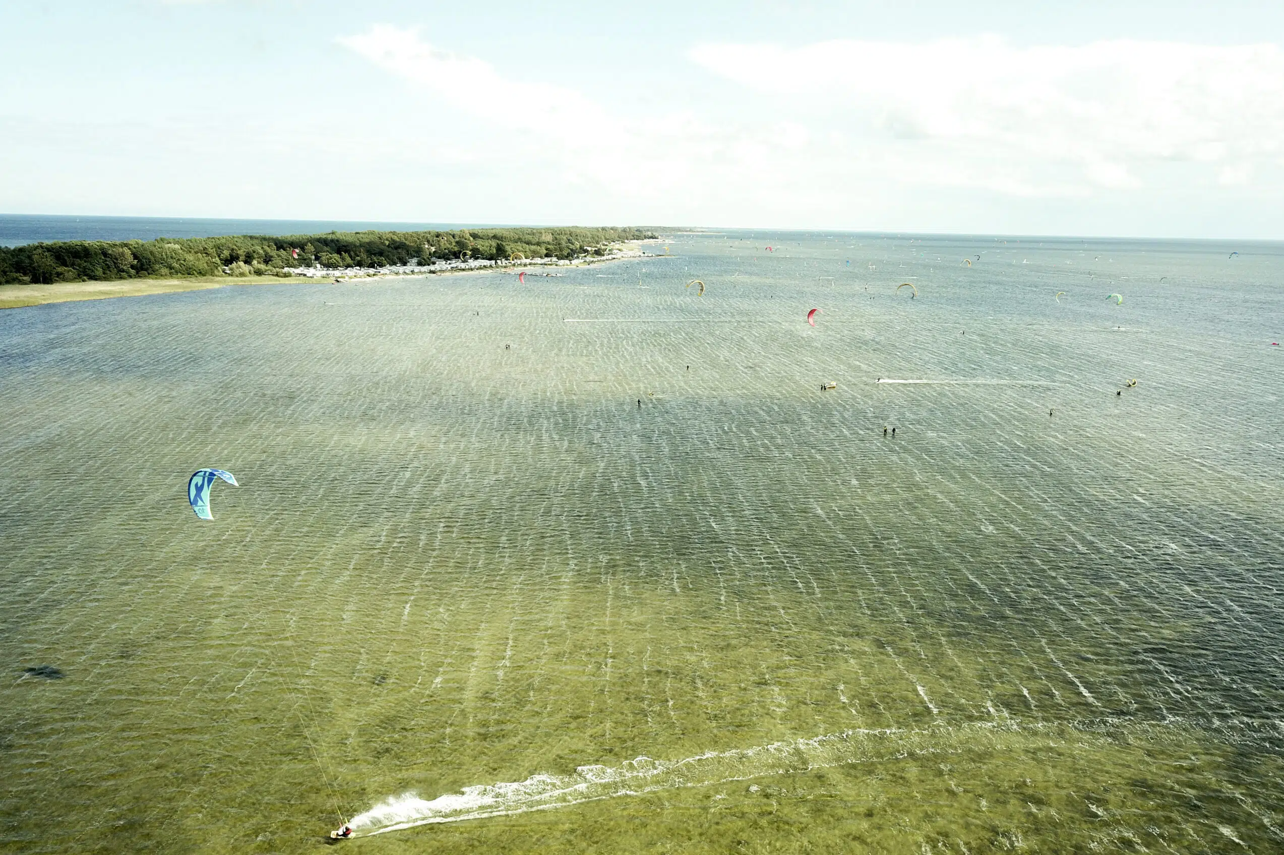 DCIM103MEDIADJI_0048.JPG kitesurfing hel