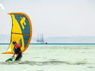 przygoda z kitesurfingiem