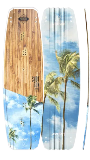 Trzy widoki deski kite: drewnopodobna góra z logo SHOTGUN, niebo i palmy na dole, smukły zakrzywiony profil z boku.