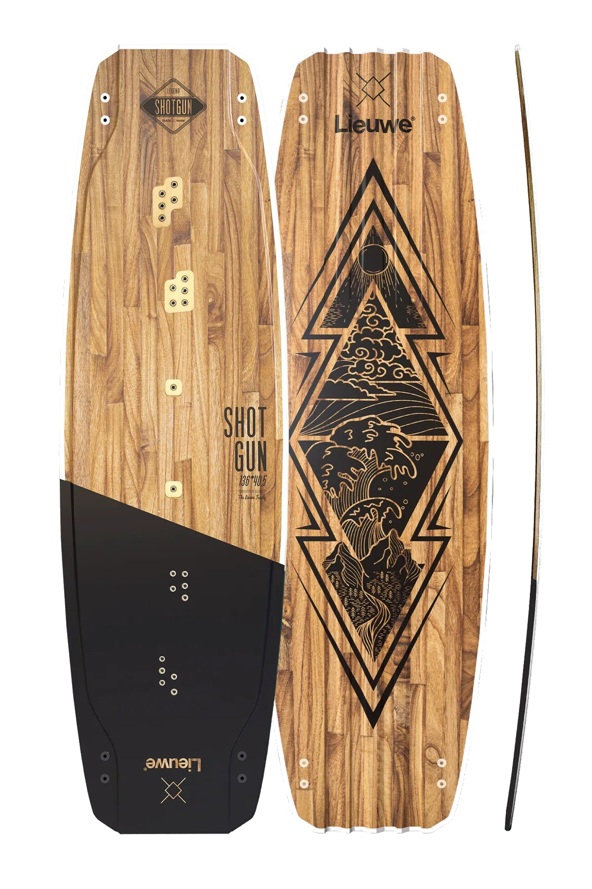 Dwa drewniane kiteboardy z czarnymi geometrycznymi i falistymi wzorami, widoczna grubość i lekko wygięty profil deski.